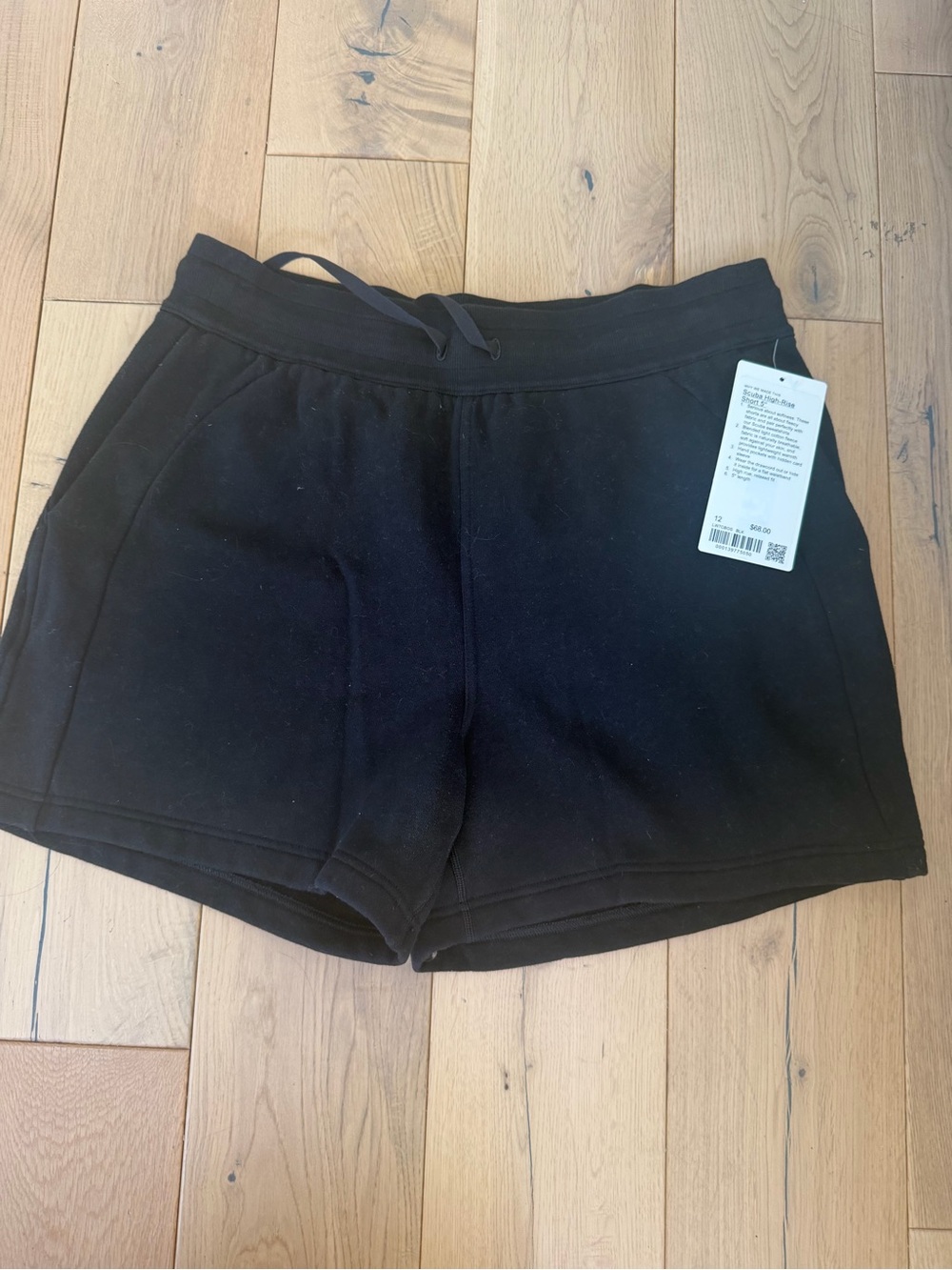 Lululemon Scuba High-Rise Short 5" - Picture 4 of 6